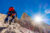 Schweizer Alpinist Dani Arnold am klettern