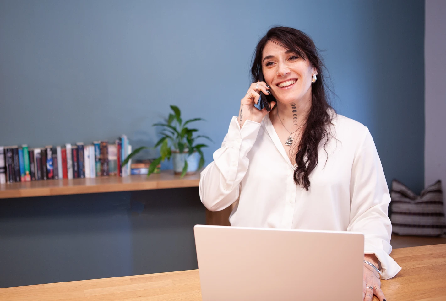 Woman on the phone Woman on the phone